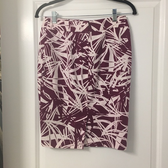 ✨ Moving sale 🚗- Beautiful Loft Tropical Skirt 🌴🦩 - Picture 4 of 5